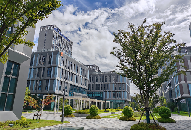 信阳工业地产投资新蓝海——新能源产业园区崛起